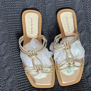 NWT Azalea Wang Gold Women's Stetson Sandals
